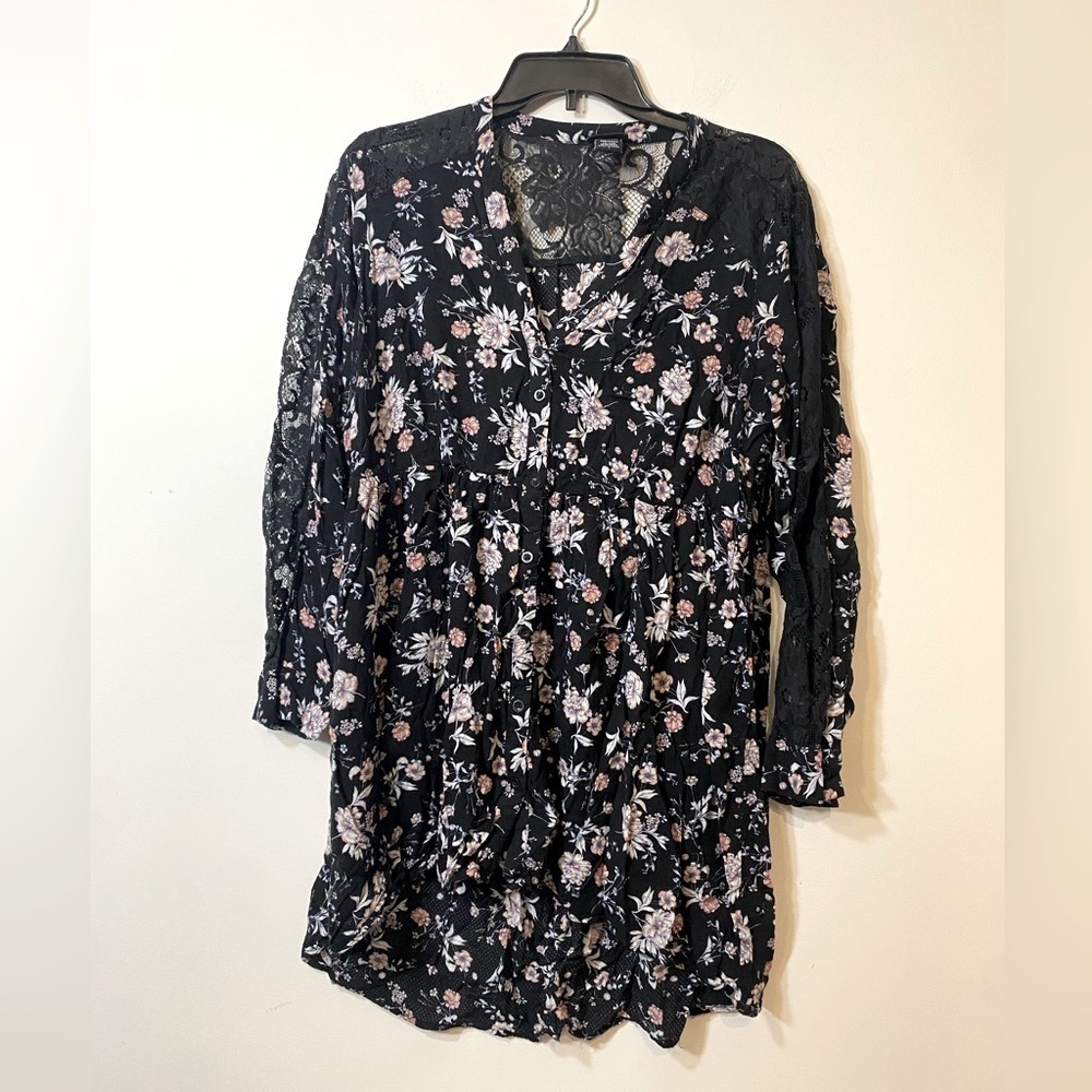 Torrid Long Sleeve Button Down Black Flower Shirt‎ With Lace Size XL Whimsigoth